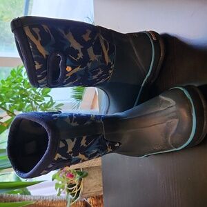 BOGS size 13 boys